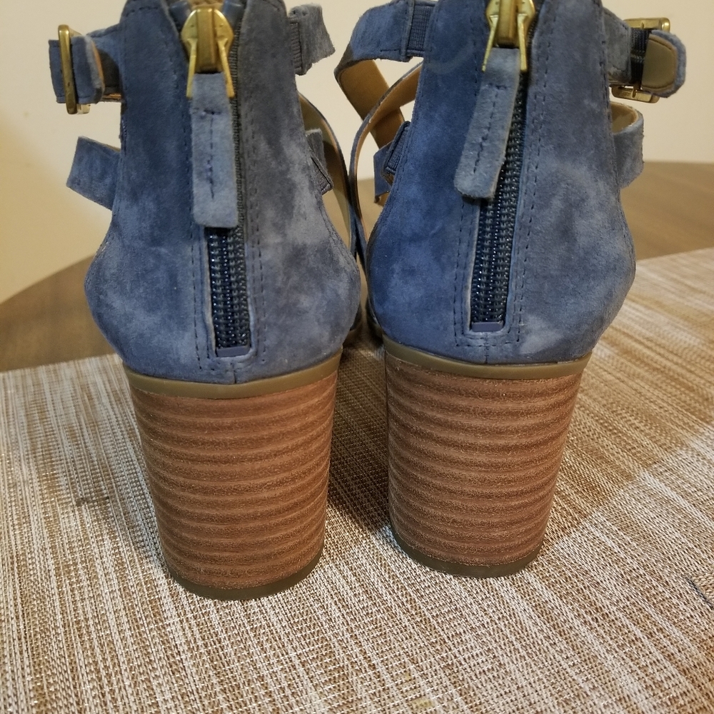 Sandals - Picture 3 of 3